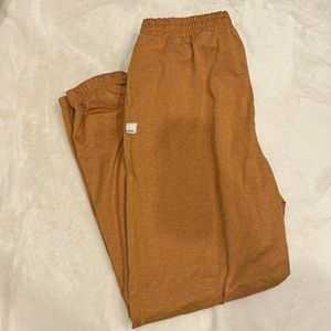 Vuori Boyfriend Jogger size medium